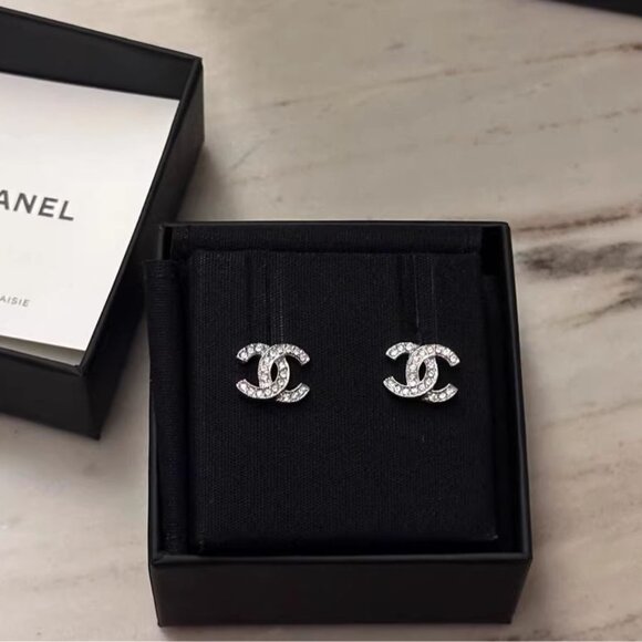 🔥Authentic Chanel silver earrings - Picture 1 of 5